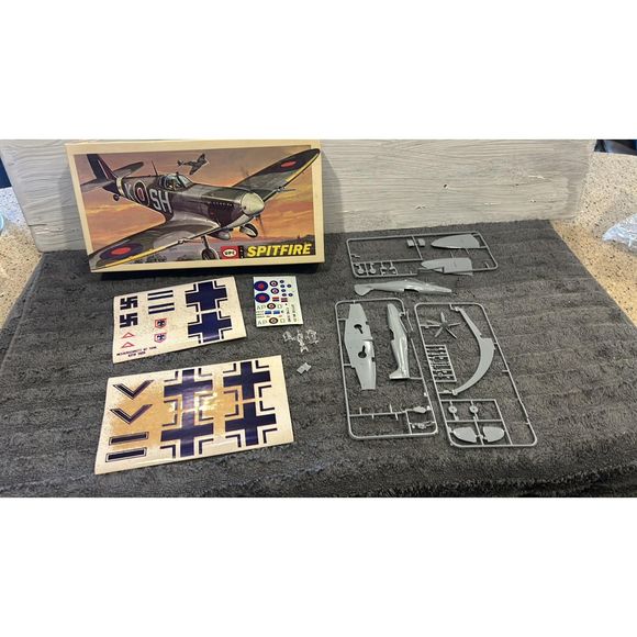 UPC ROYAL AIR FORCE SPITFIRE 1:72 Scale  AS IS # 5052-100 - Picture 1 of 11